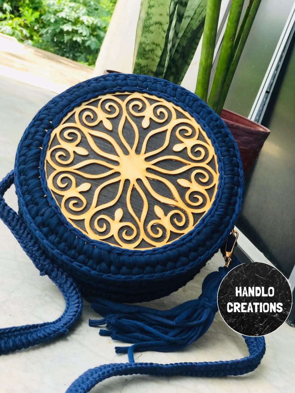 Wooden Base Round Bag